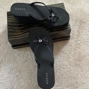 Guess Flip Flops